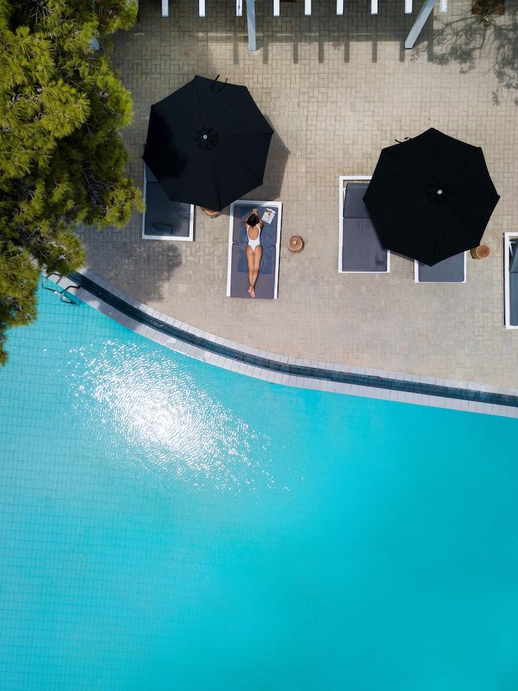 Akra Morea Hotel & Residences Монемвазия Экстерьер фото