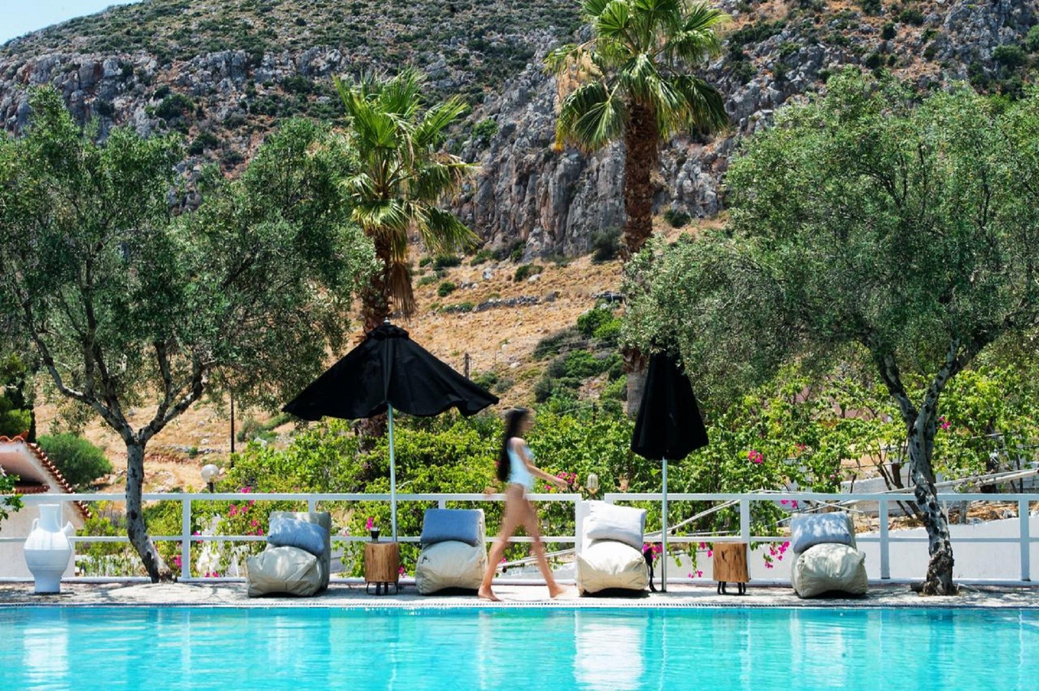 Akra Morea Hotel & Residences Монемвазия Экстерьер фото